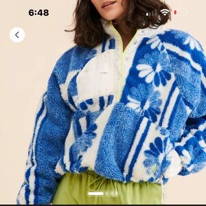 FP Movement Hit The Slopes Printed Pullover. Size Small. $168!!! 🔥 🔥 🔥